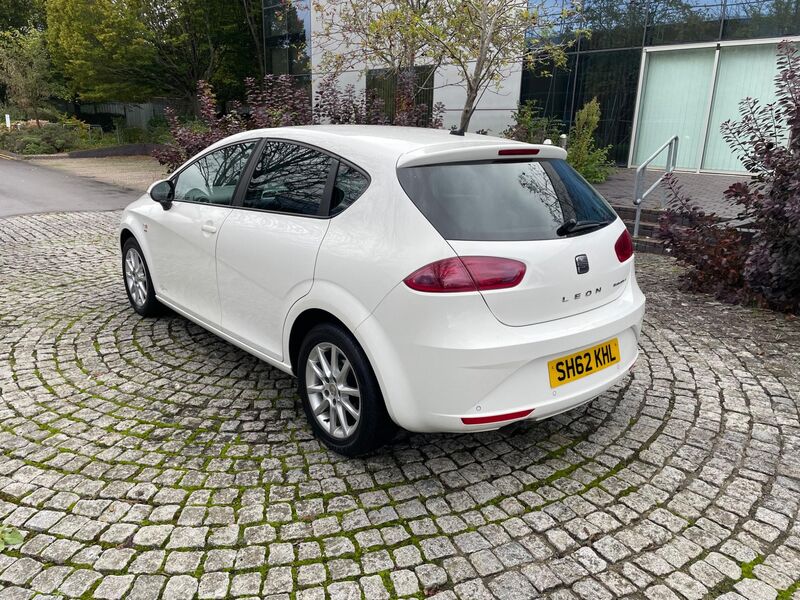 SEAT LEON