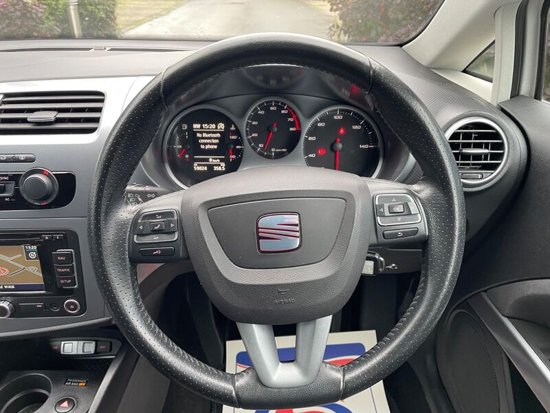 SEAT LEON