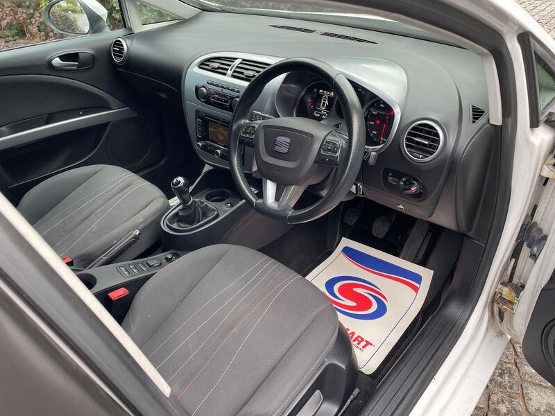 SEAT LEON