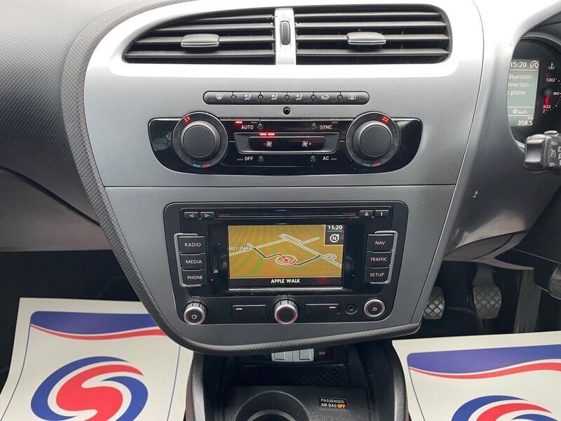 SEAT LEON