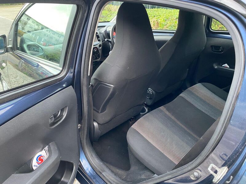 PEUGEOT 108