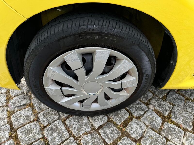 PEUGEOT 107