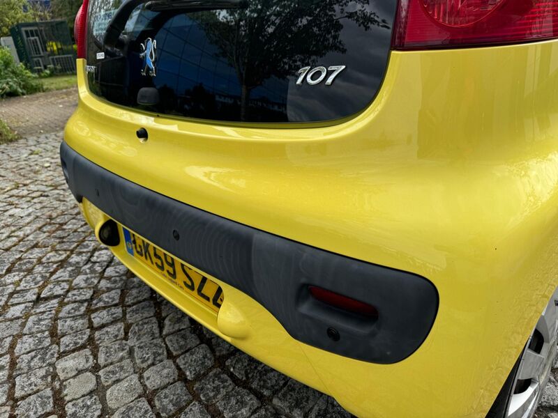 PEUGEOT 107