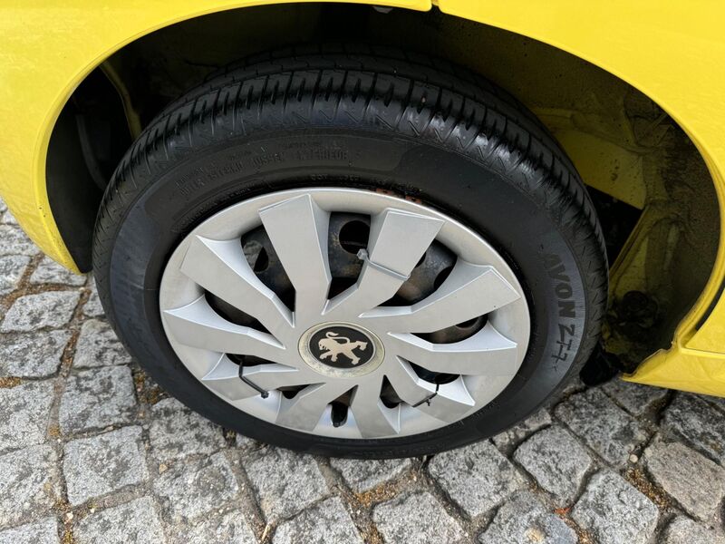 PEUGEOT 107