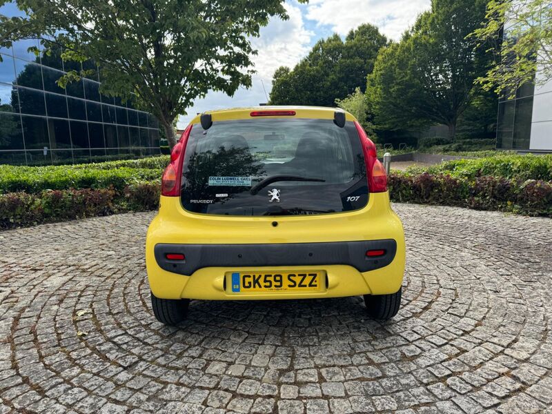 PEUGEOT 107