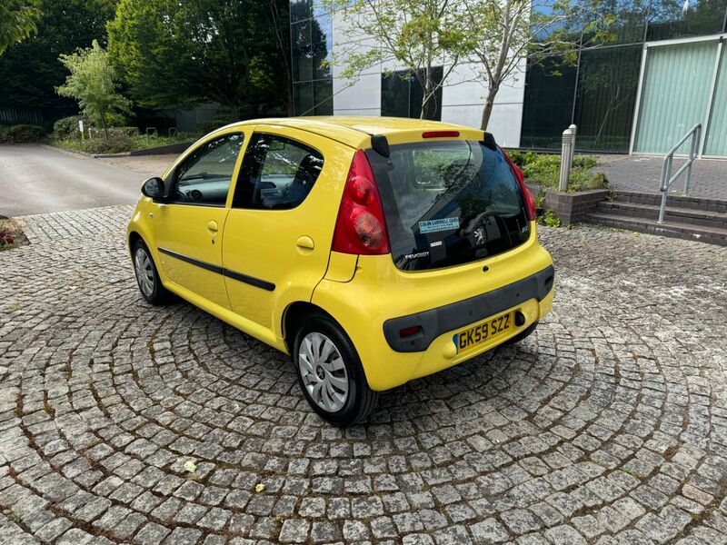 PEUGEOT 107