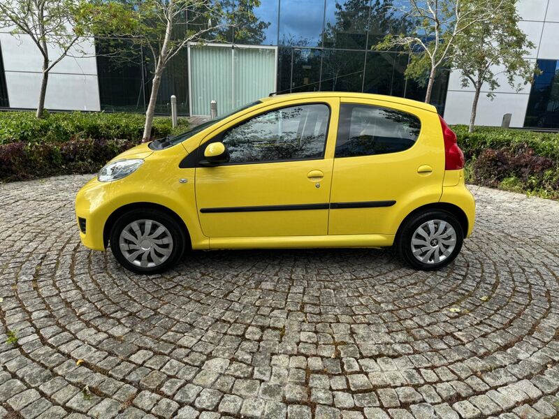 PEUGEOT 107