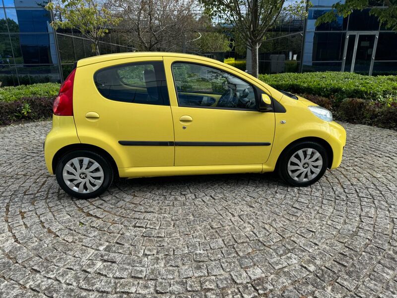 PEUGEOT 107