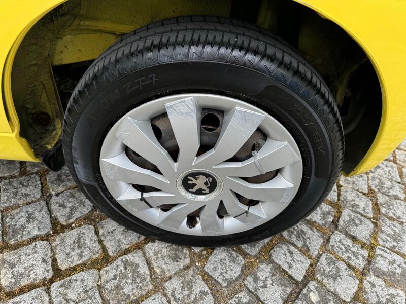 PEUGEOT 107