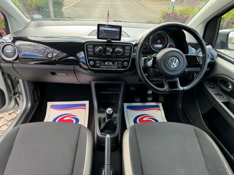 VOLKSWAGEN UP