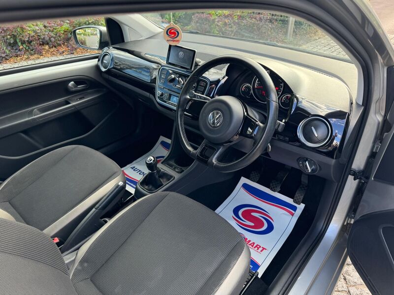 VOLKSWAGEN UP