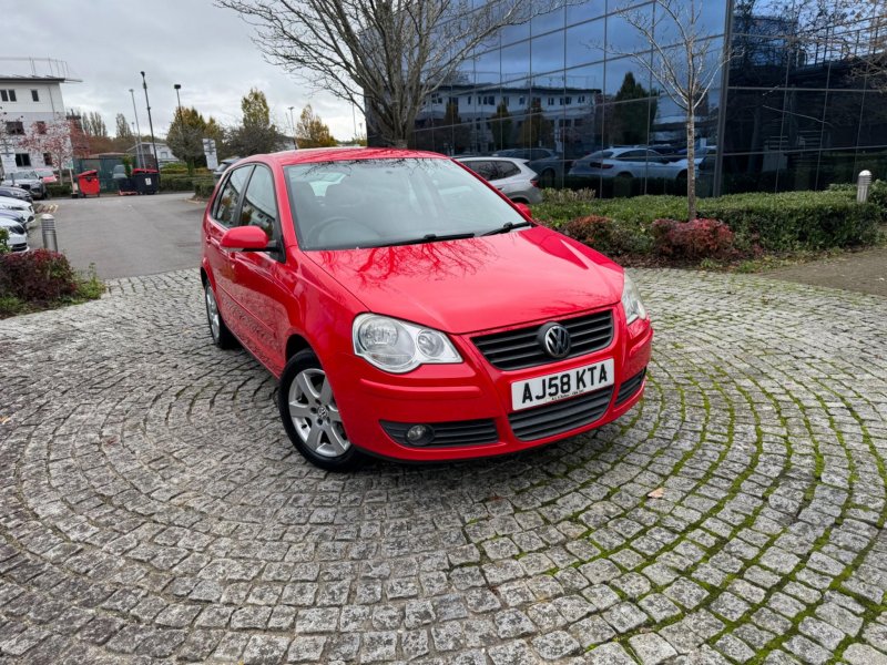VOLKSWAGEN POLO