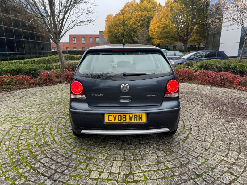 VOLKSWAGEN POLO