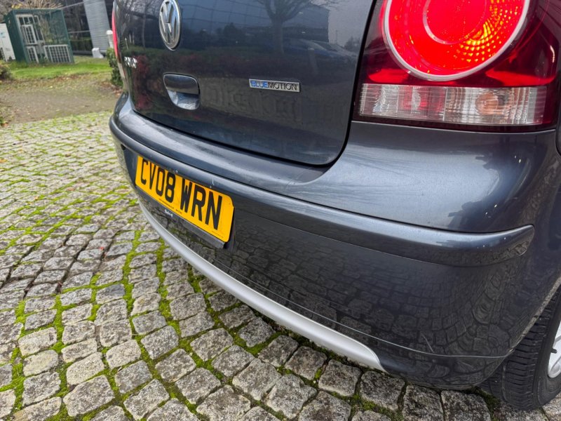 VOLKSWAGEN POLO