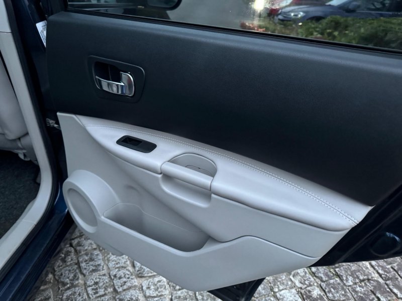 NISSAN QASHQAI+2