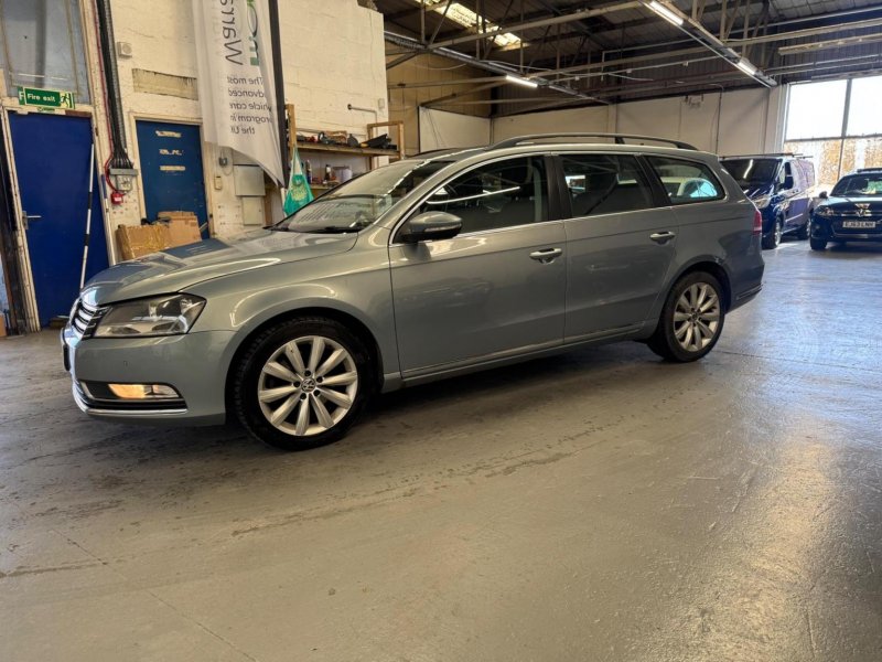 VOLKSWAGEN PASSAT