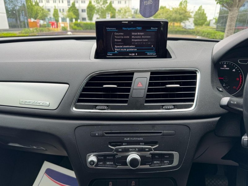 AUDI Q3