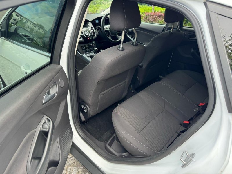 FORD FOCUS