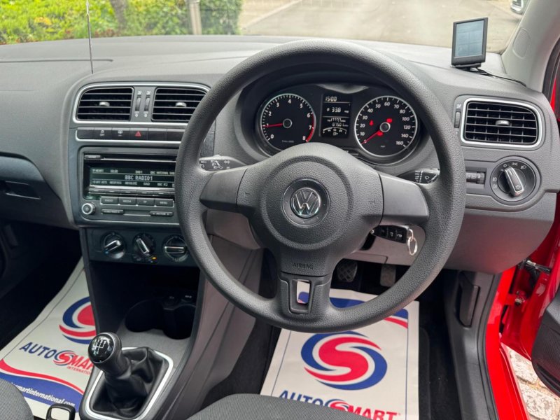 VOLKSWAGEN POLO