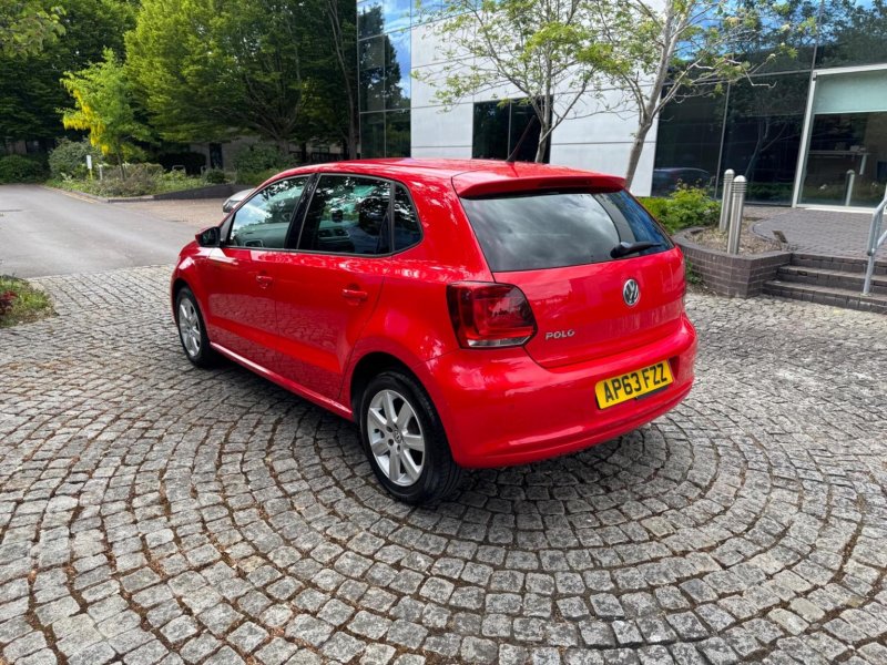 VOLKSWAGEN POLO