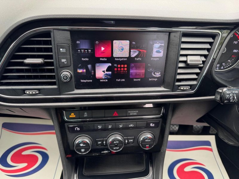 SEAT LEON