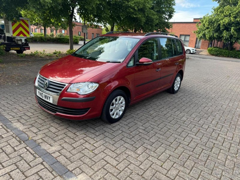 VOLKSWAGEN TOURAN