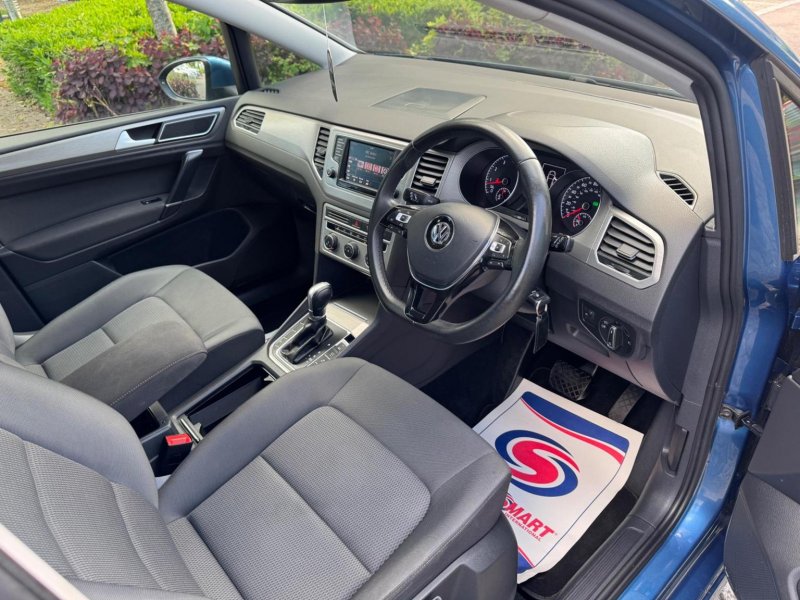 VOLKSWAGEN GOLF SV