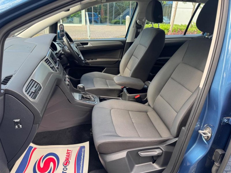 VOLKSWAGEN GOLF SV