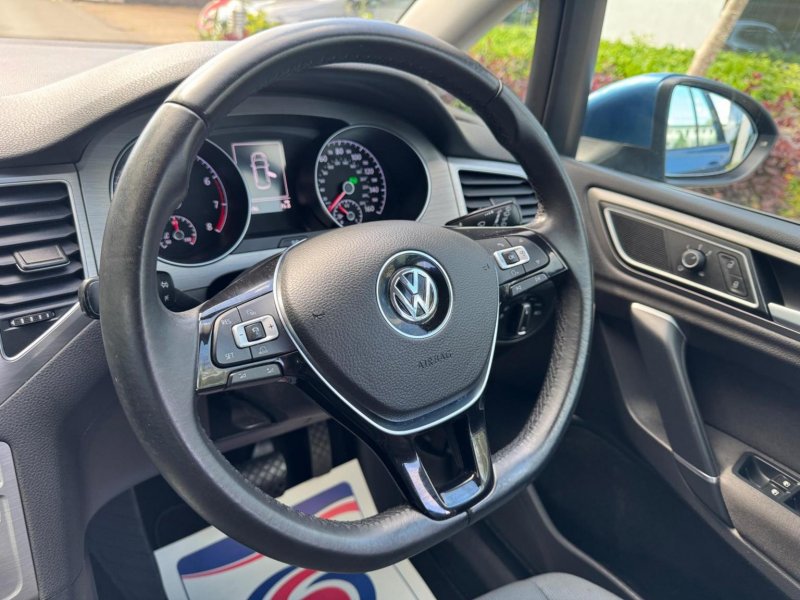 VOLKSWAGEN GOLF SV