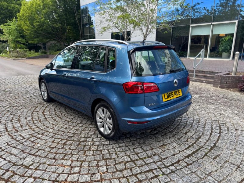 VOLKSWAGEN GOLF SV
