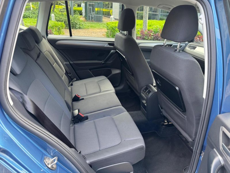 VOLKSWAGEN GOLF SV