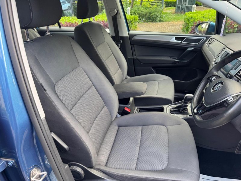VOLKSWAGEN GOLF SV