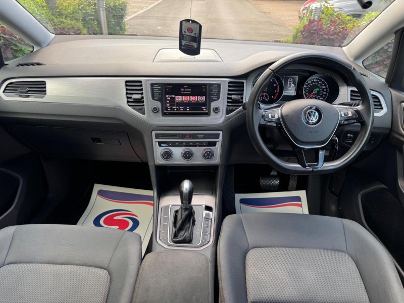VOLKSWAGEN GOLF SV