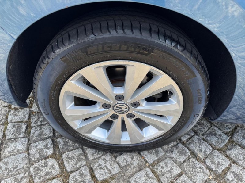 VOLKSWAGEN GOLF SV