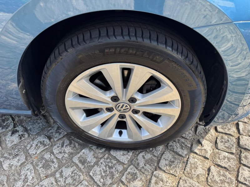 VOLKSWAGEN GOLF SV