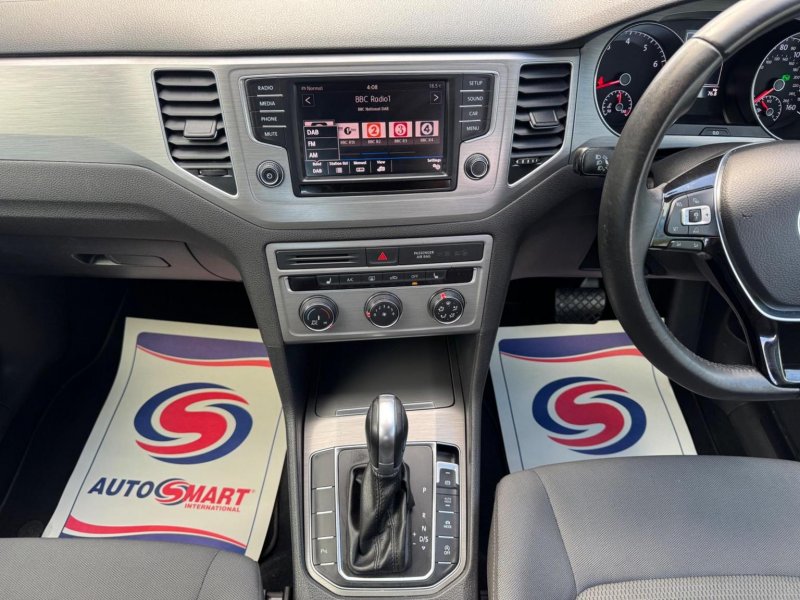 VOLKSWAGEN GOLF SV