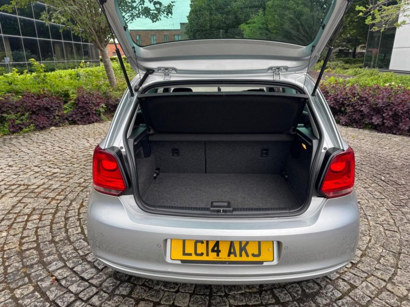 VOLKSWAGEN POLO