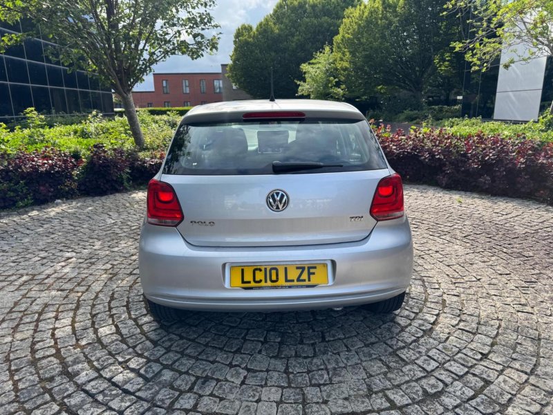 VOLKSWAGEN POLO