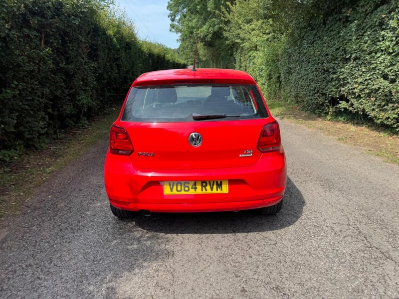 VOLKSWAGEN POLO