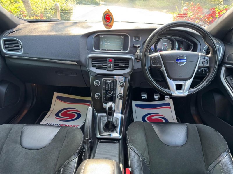 VOLVO V40