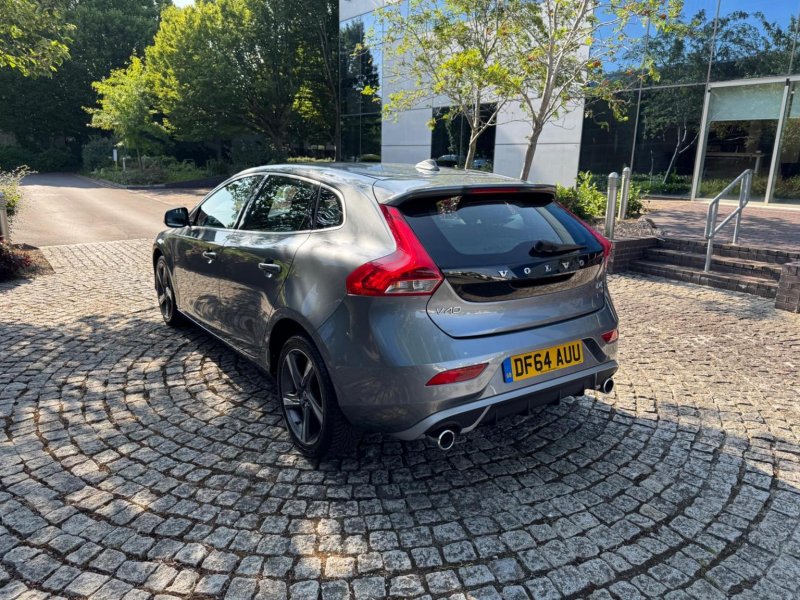 VOLVO V40