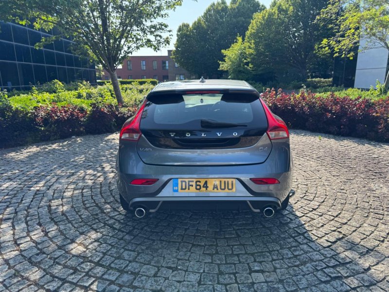 VOLVO V40