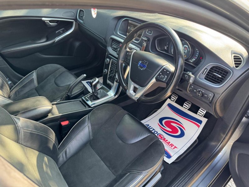 VOLVO V40