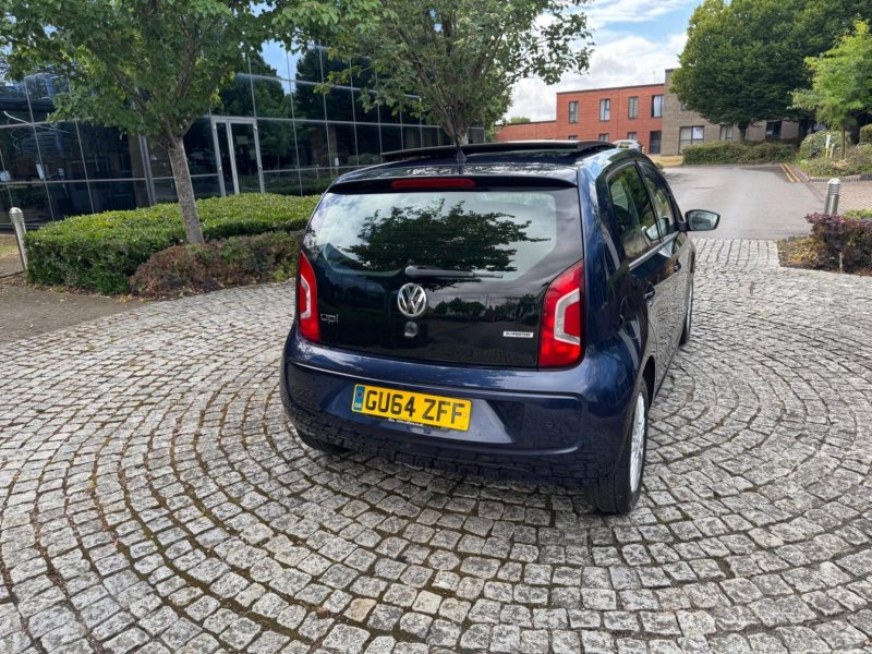 VOLKSWAGEN UP