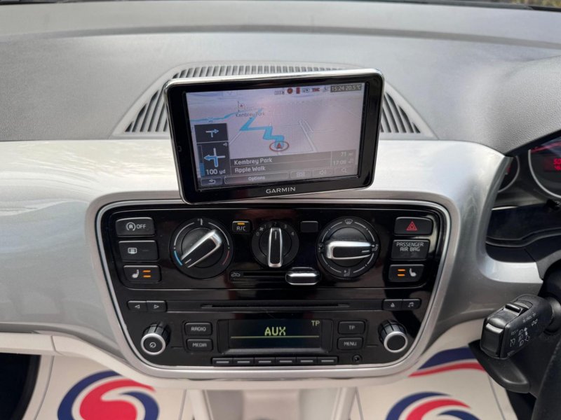 VOLKSWAGEN UP