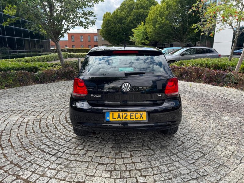 VOLKSWAGEN POLO