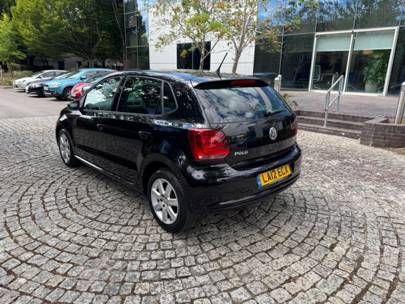 VOLKSWAGEN POLO