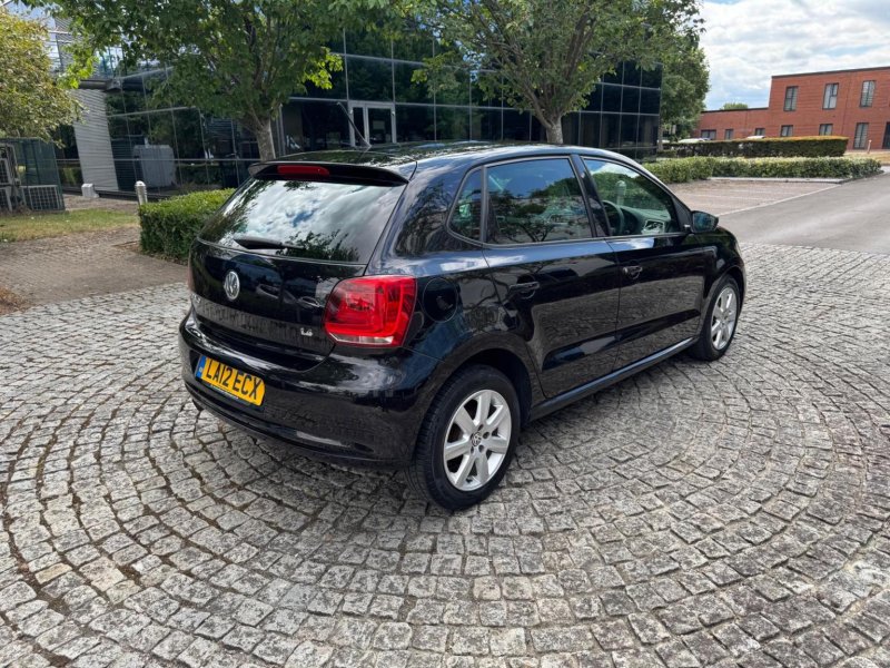 VOLKSWAGEN POLO