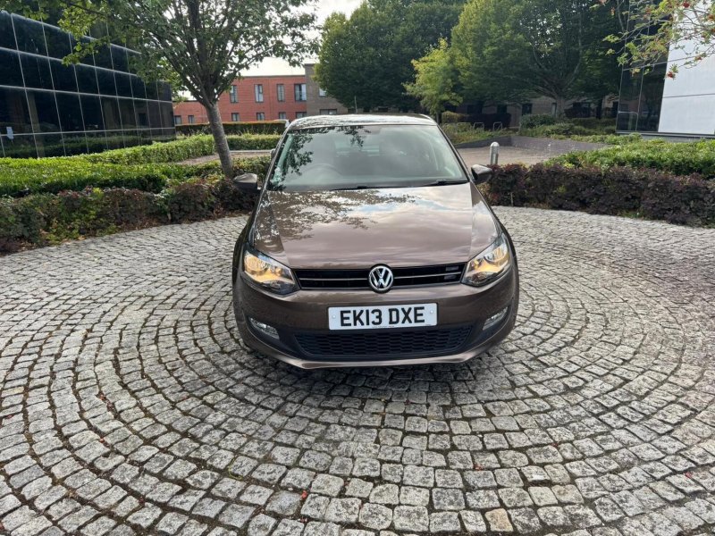 VOLKSWAGEN POLO