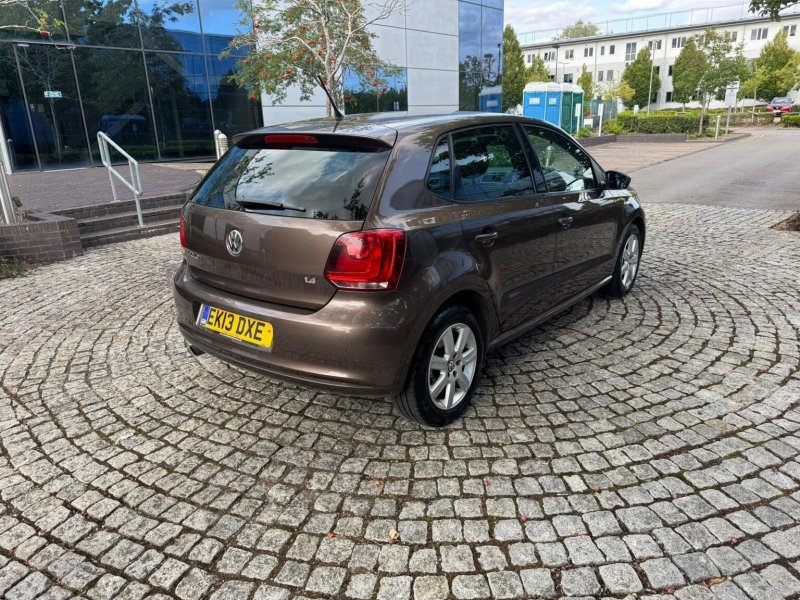 VOLKSWAGEN POLO